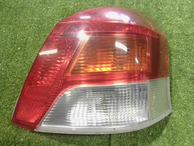 【中古】中古部品 ヴィッツ NCP95 右ﾃｰﾙﾗﾝﾌﾟ 【3260460000-250617000515500】