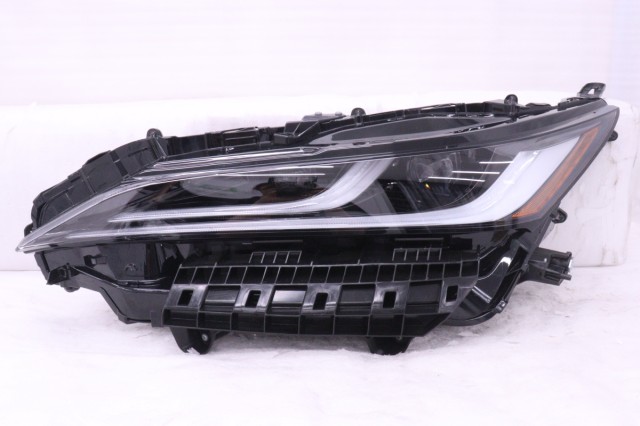 【中古】中古部品 ハリアー MXUA80 左ﾍｯﾄﾞﾗﾝﾌﾟ 【3260520000-250617500210900】