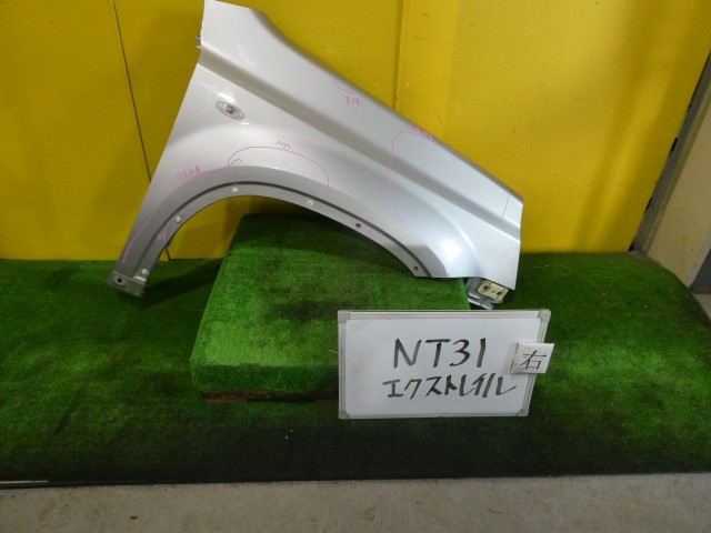 【中古】中古部品 エクストレイル NT31 右ﾌﾛﾝﾄﾌｪﾝﾀﾞｰ 【3331010600-250602000510600】