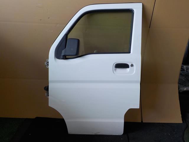 【中古】中古部品 NV100クリッパー DR17V 左ﾌﾛﾝﾄﾄﾞｱ 【3260200000-250528000313200】