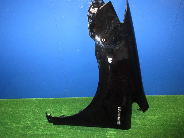 【中古】中古部品 ＳＡＩ AZK10 左ﾌﾛﾝﾄﾌｪﾝﾀﾞｰ 【3310270100-000014837210700】