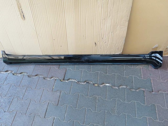 【中古】中古部品 ランドクルーザー URJ202W 右ｻｲﾄﾞｽﾃｯﾌﾟ 【3380050000-000037183413700】