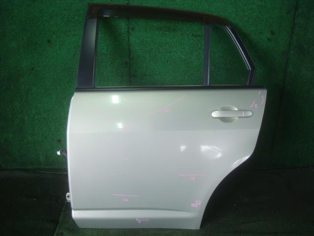 【中古】中古部品 ティーダ ラティオ SC11 左ﾘｱﾄﾞｱ 【3340220100-000226037513400】