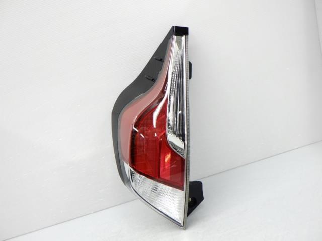 【中古】再生部品 アクア NHP10 左ﾃｰﾙﾗﾝﾌﾟ 【3380010000-250620500415600】