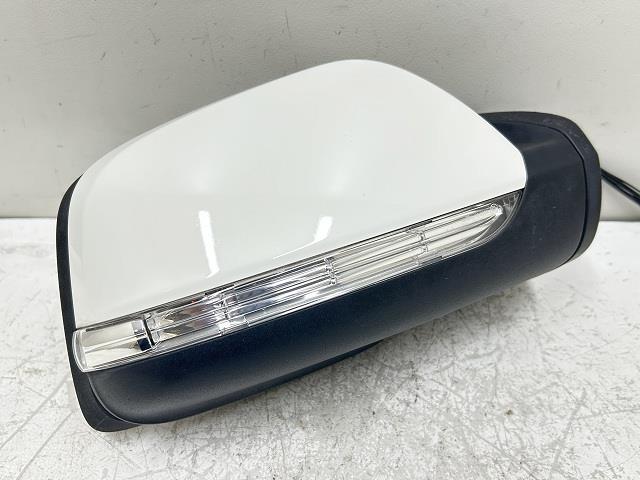 【中古】中古部品 ベンツ Bクラス 245232 右ｻｲﾄﾞﾐﾗｰ 【3310070100-000090771213500】