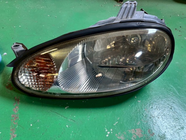 【中古】中古部品 ロードスター NB6C 左ﾍｯﾄﾞﾗﾝﾌﾟ 【3310180100-250621500610900】