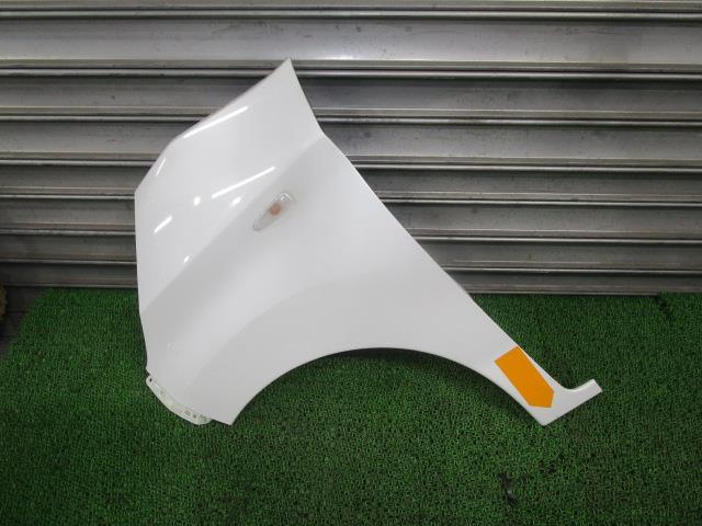 【中古】中古部品 ｅＫスペース B11A 左ﾌﾛﾝﾄﾌｪﾝﾀﾞｰ 【3330540100-250328000710700】