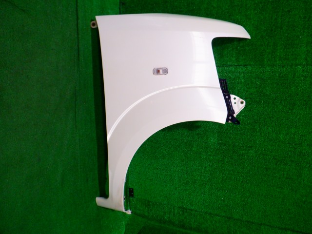 【中古】中古部品 Ｎ－ＢＯＸ JF1 右ﾌﾛﾝﾄﾌｪﾝﾀﾞｰ 【3340140100-000025156610600】