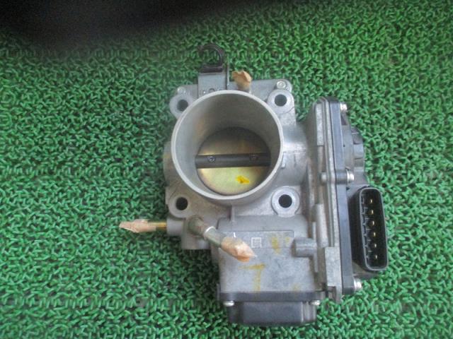 【中古】中古部品 シビック FD3 ｽﾛｯﾄﾙﾎﾞﾃﾞｨ 【3500080000-250226000120300】