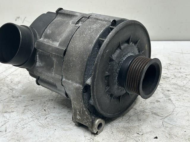 【中古】中古部品 BMW 5シリーズ HD25 オルタネーター 【3310070100-000220244360200】|e-cleマート