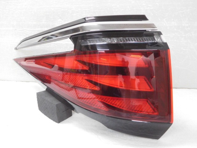 【中古】中古部品 アルファード AGH40W 左ﾃｰﾙﾗﾝﾌﾟ 【3380050000-000037186415600】