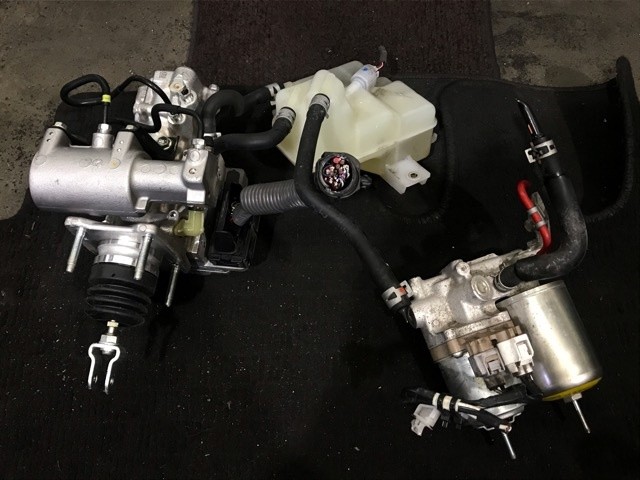 【中古】中古部品 シエンタ NHP170G ﾌﾞﾚｰｷﾏｽﾀｰ 【3330530100-000005405647160】｜e-cleマート