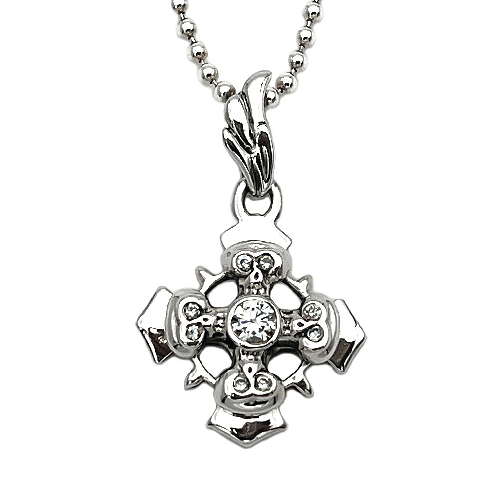 エキシビジョニスト Exhibitionist クロスオン4スカルwストーンアイペンダント Cross On 4Skull w Stone Eyes Pendant
