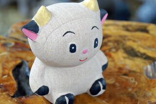 【限定１体限り】うし(丑)の彫刻品 着色がしてありとても可愛いです！