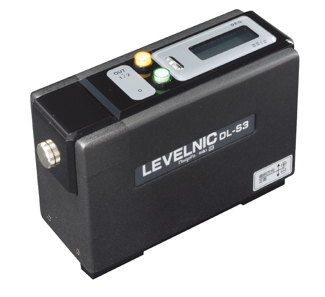 新潟精機 DL-S3C SUSレベルニック DLS3C SUS 高精度デジタル水準器 ステンレスベース 充電池タイプ