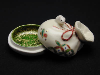 楽天市場】【立礼】砂金袋水指 宝尽 御室窯（桐箱） : 茶道具商 左座園