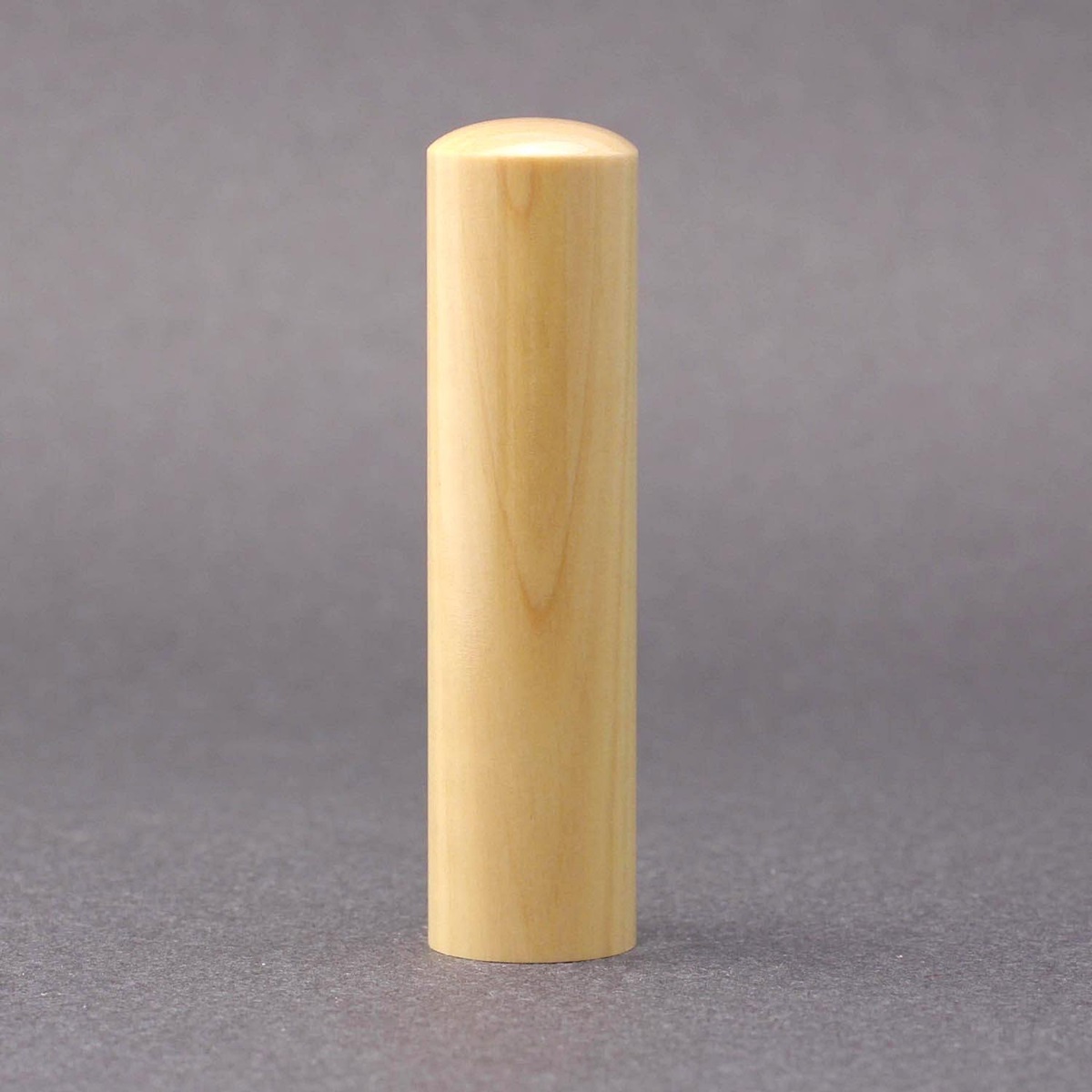 印鑑/銀行印/薩摩本柘・柘(無垢印材)/印鑑サイズ・15mm/印鑑の側面のアタリ選択有/印鑑10年保証付/印鑑プレビュー無料/印鑑ケース別売/トップクラスの匠-大周先生の美しい印影を匠の技で彫る超高級印鑑☆印鑑 銀行印 送料無料 売れ筋☆ 12,859円