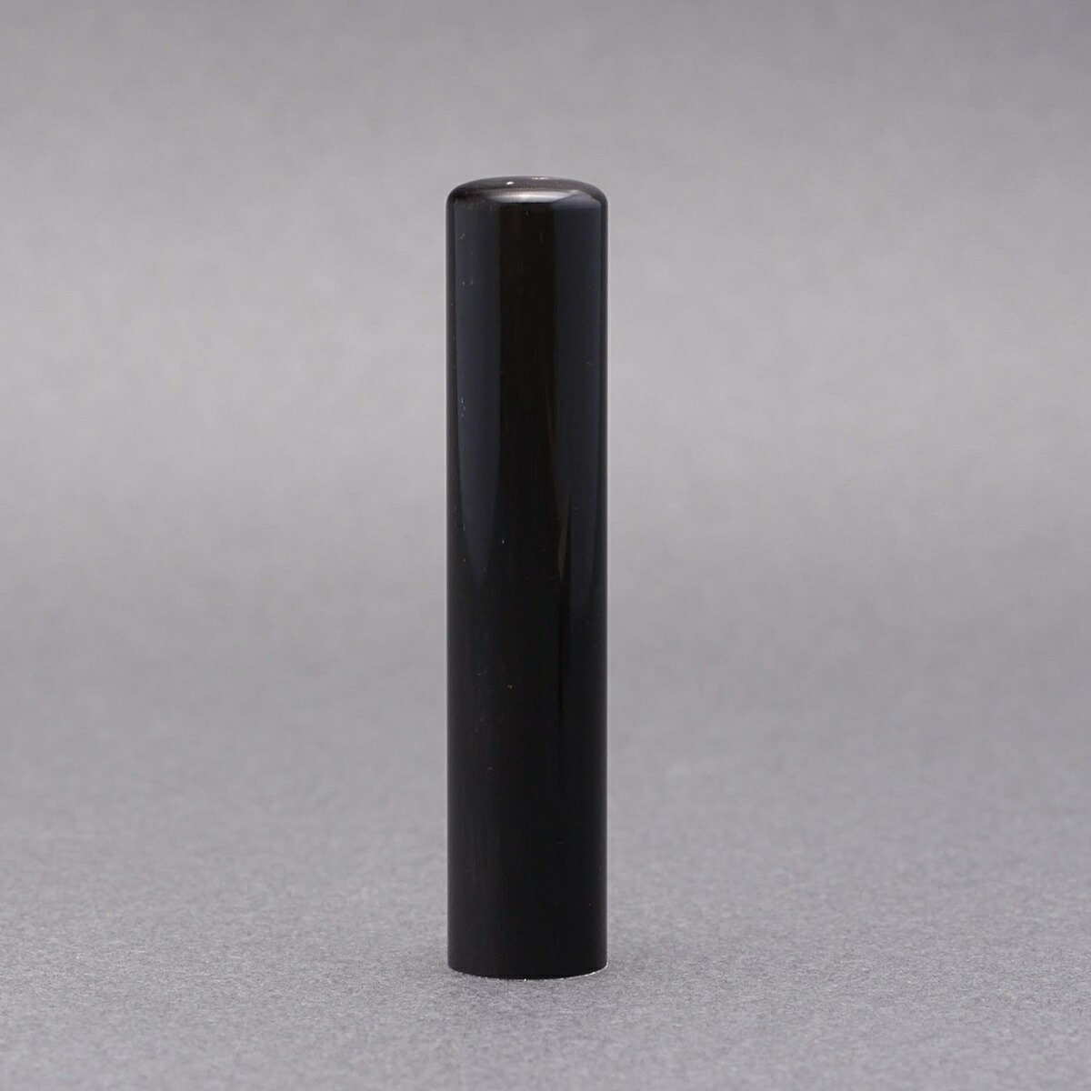 印鑑/実印/本黒水牛・染無(高級芯持)/印鑑サイズ・12mm/印鑑10年保証付/印鑑プレビュー無料/印鑑ケース別売/トップクラスの匠-大周先生の美しい印影を匠の技で彫る超高級印鑑☆印鑑 銀行印 送料無料 売れ筋☆｜株式会社いいはんこやどっとこむ 13,026円