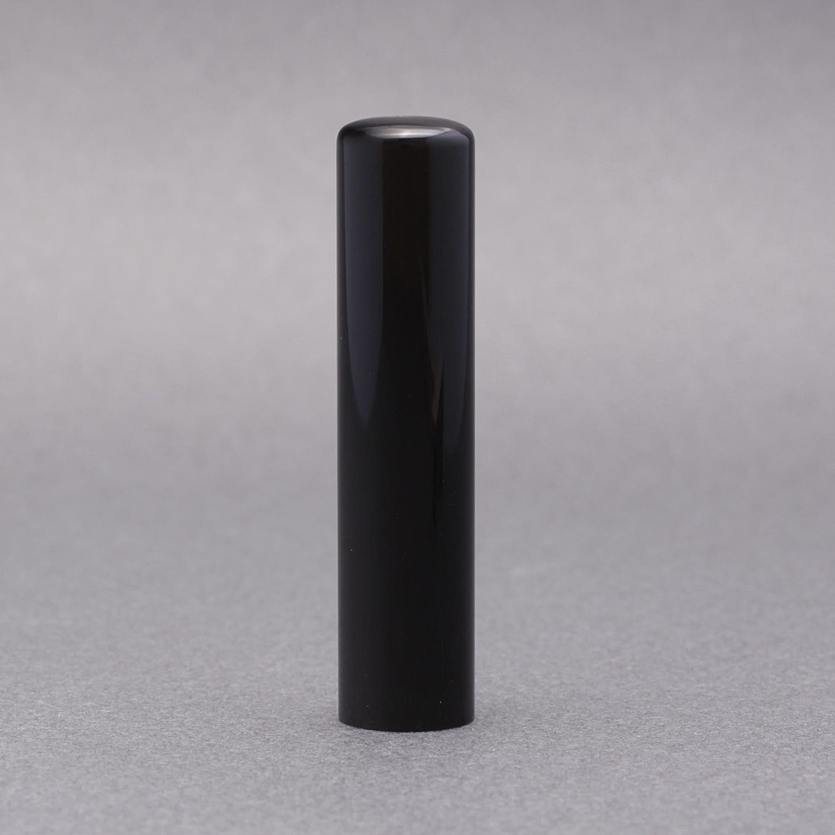 印鑑/銀行印/本黒水牛・染無(高級芯持)/印鑑サイズ・13.5mm/印鑑10年保証付/印鑑プレビュー無料/印鑑ケース別売/トップクラスの匠-大周先生の美しい印影を匠の技で彫る超高級印鑑☆印鑑 銀行印 送料無料 売れ筋☆