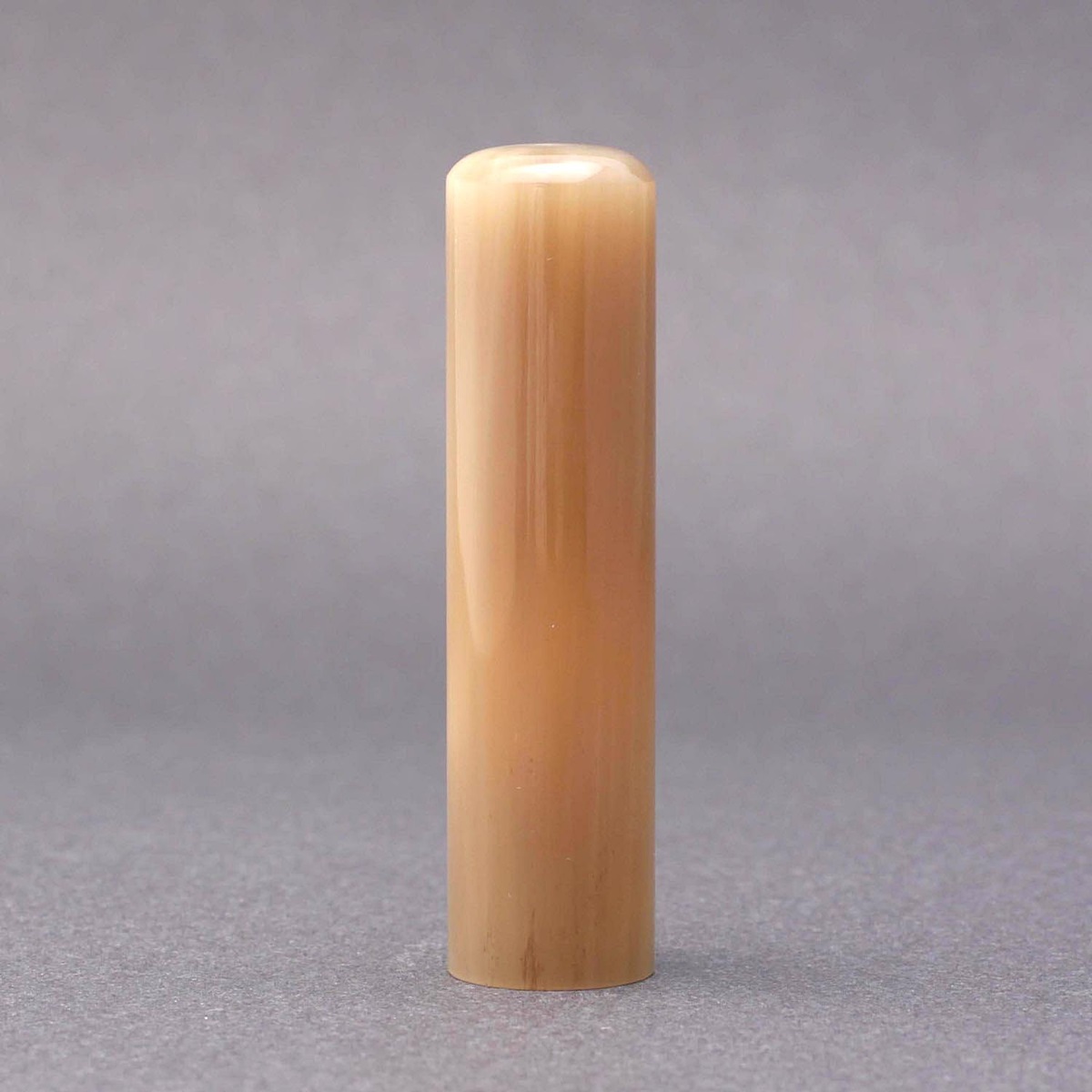 印鑑/実印/オランダ水牛色上・牛角色(高級芯持)/印鑑サイズ・15mm/印鑑の側面のアタリ選択有/印鑑10年保証付/印鑑プレビュー無料/印鑑ケース別売/トップクラスの匠-大周先生の美しい印影を匠の技で彫る超高級印鑑☆印鑑 銀行印 送料無料 売れ筋☆