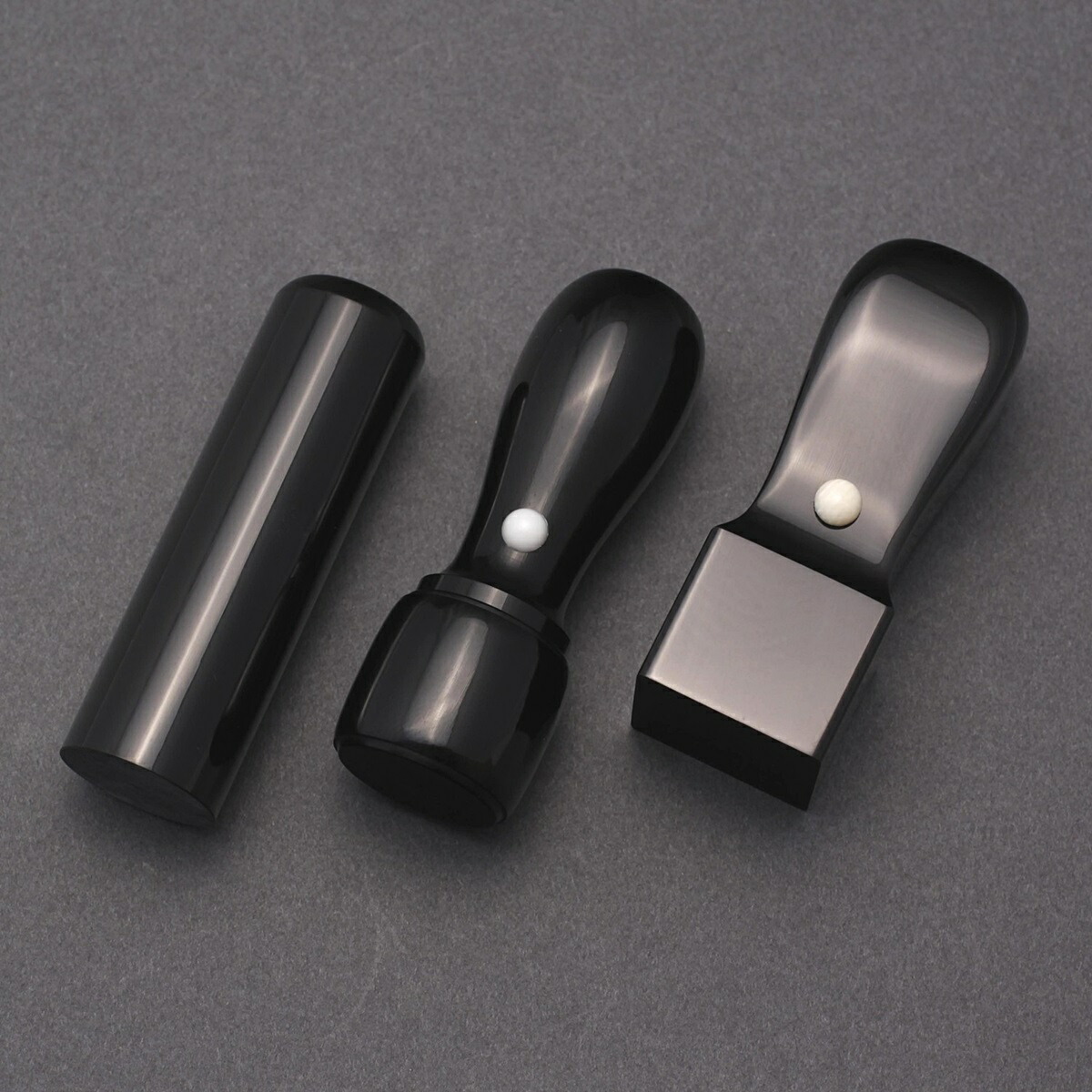 法人認め印書き割り/法人 実印 付/法人認め印 3本書き割り/黒呉牛(御前上等芯持)/代議員団印・法人預金金融機関印・角印・3本書き割り/丸天丸・丸寸胴・角天丸/認め印10年引きうける付/印影建築家の見目麗しい印影の手完成のご認め印☆法人認め印書き割り 3本 即納お得☆
