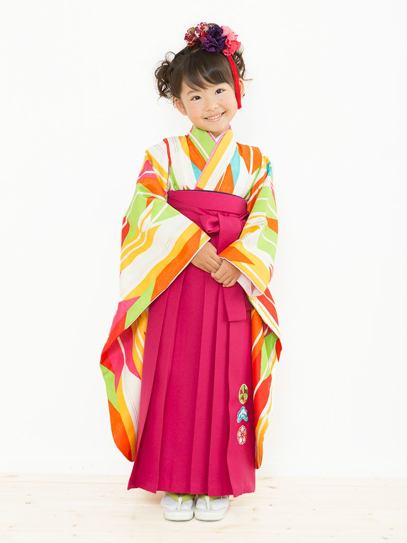 メール便無料 Y002 U03卒園式袴 女の子 Popでキュートな古典柄 Kks 18 レンタル 卒園式袴 女の子 Popでキュートな古典柄 Kks 18 小物一式つき 7歳女の子 貸衣装 レトロ 古典 卒園式 袴 子供 子ども こども キッズ 女児 女の子 七歳 7歳 衣装 袴セット 卒園