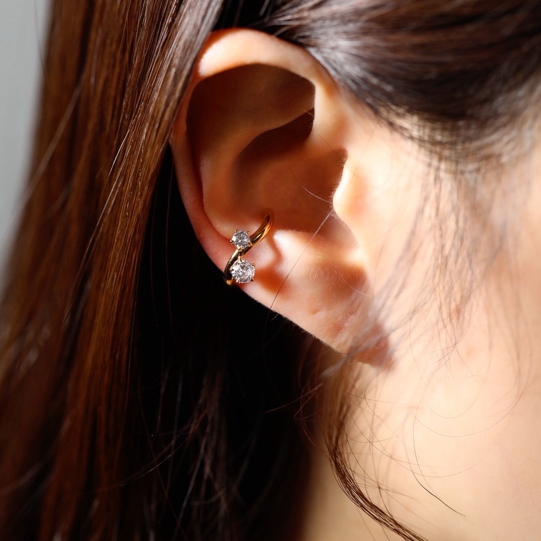 〈シルバー925〉Wave Duo stone Ear cuffs イヤカフ 片耳用 ゴールド フープイヤリング sv925 K18コーティング ゴールドイヤリング ダイヤモンド キュービックジルコニア ゴールド 指輪とお揃い セット リング 送料無料 鋳造製品【受注生産】|e-Lounge