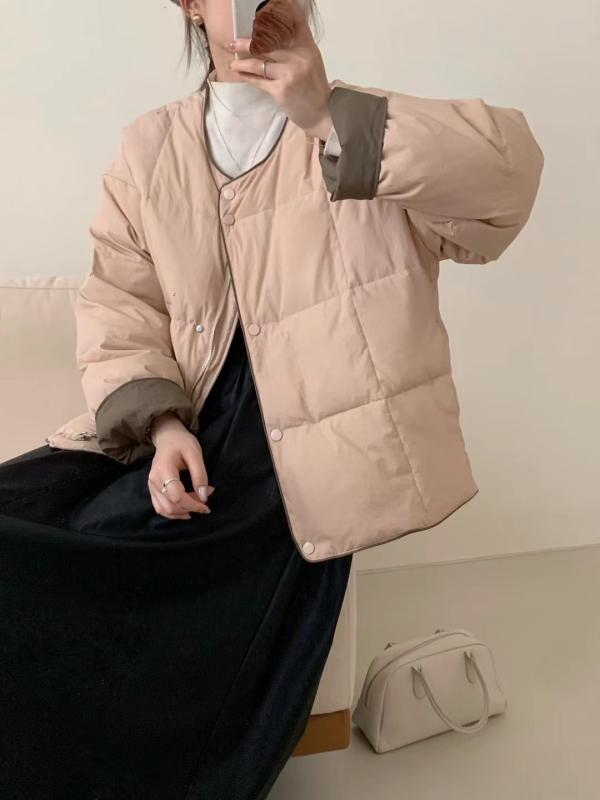 羽?服 レディース 秋冬 短かめ丈 ラウンド素っ首 色彩設計 スナップボタン 50代 亭主持ち ゆったり 生あたたかい ホワイトダックダウン50%以上 アラサー アラフォー 好いたらしいめ 可愛らしい 角袖巡査 執務室 心地好い