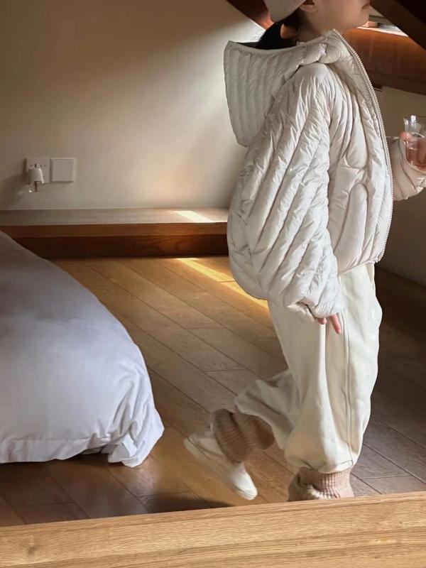 子供服 キッズ ダウンジャケット 秋冬 薄手 90% ?? 男の子 女の子 ベビー 秋物 洋風 アウター 軽量 あったか 120cm 130cm 140cm 150cm 160cm 170cm