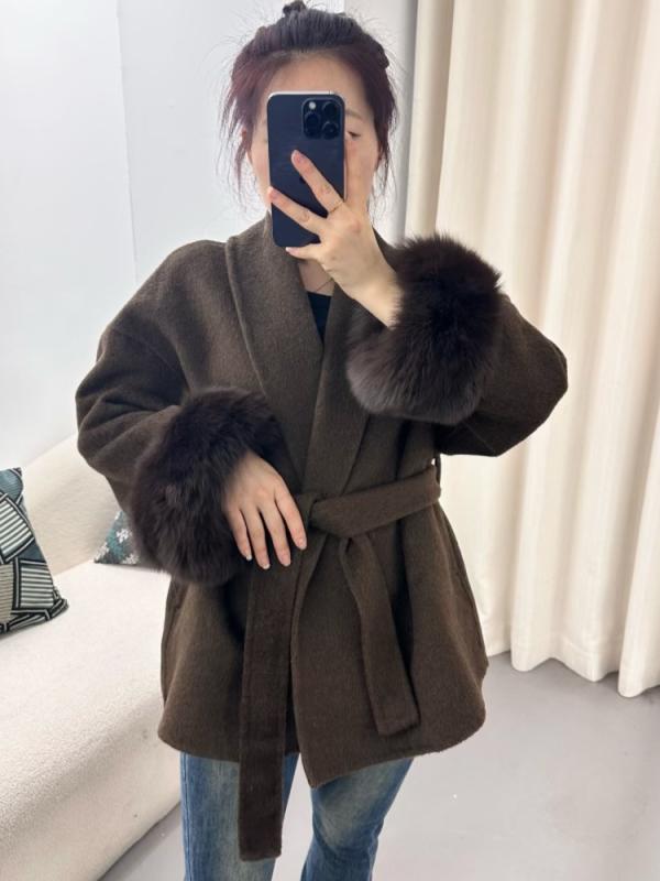 コート レディース 秋冬 韓国風 ウール ゆったり ケープ風 アウター 無地 通勤 きれいめ ブラック 黒 アイボリー M L 上品 エレガント 暖かい