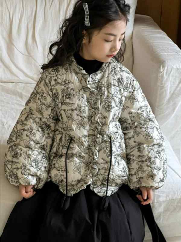 子供服 女の子 中綿入りジャケット ガールズ 水墨画風 アウター 冬服 普段使い かわいい 防寒 あったか 黒 白 110cm 120cm 130cm 140cm 150cm 160cm｜イーマイショップ 8,706円