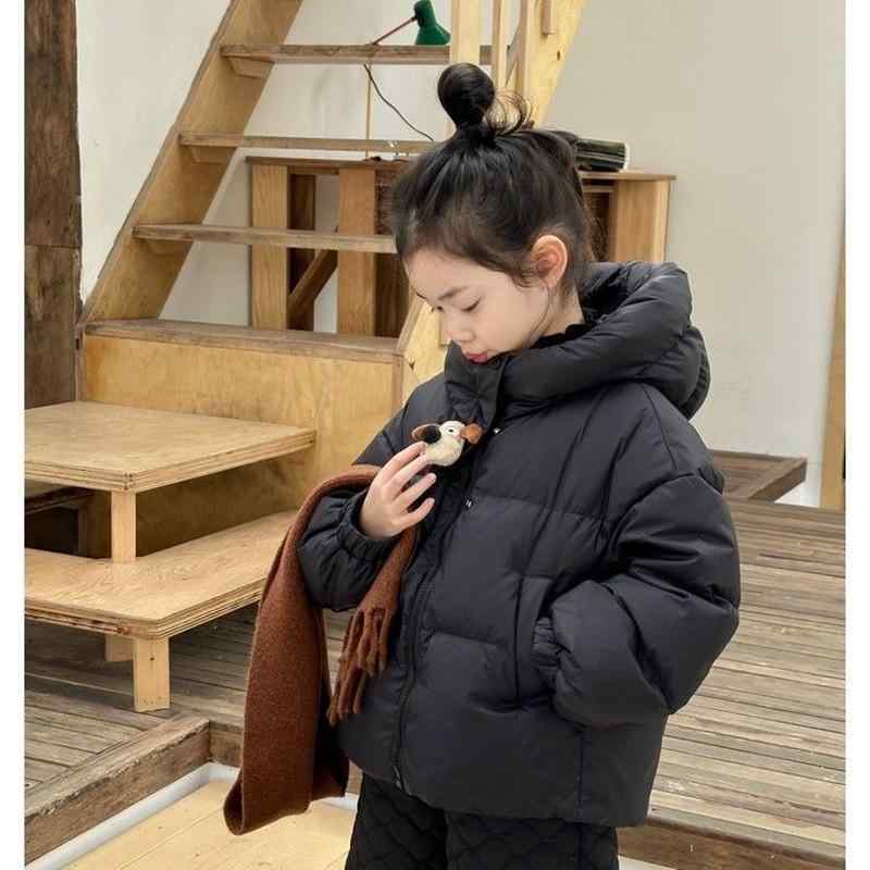 子供服 女の子 ダウンジャケット フード付き ショート丈 中綿コート 防寒 暖か アウター ラウンドネック 無地 カジュアル 秋冬 深・稀色 ・摩?色 ブラック