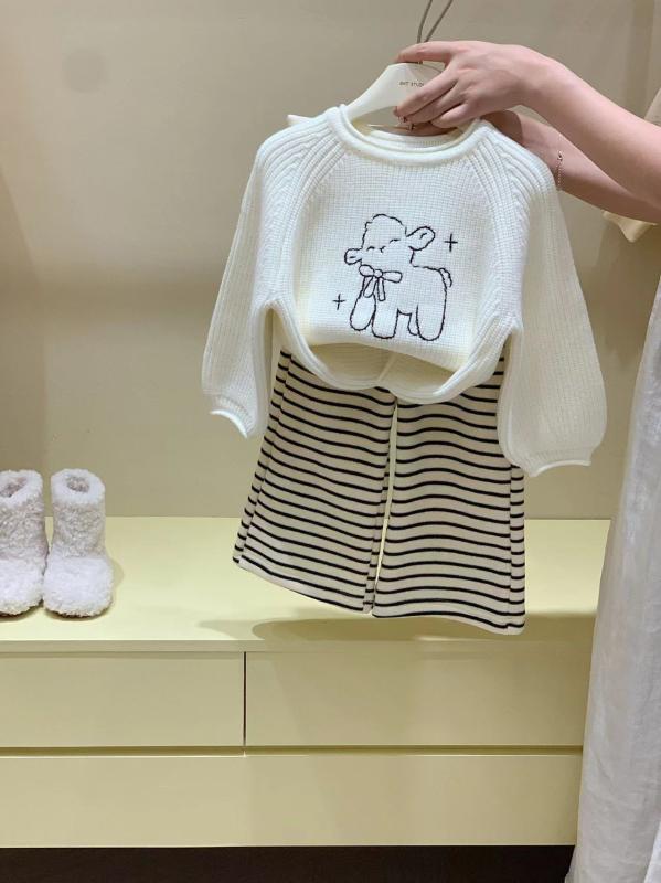 子供服 ニット 秋冬 女の子 ベビー セーター パンツ 上下セット 2点セット 暖かい かわいい 防寒 ストライプ 普段着