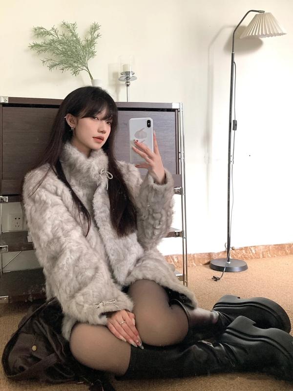ファーコート レディース 秋冬 エコファー フォックス ミドル丈 立襟 暖かい 防寒 かわいい ふわふわ もこもこ アウター 羽織り グレー アイボリー