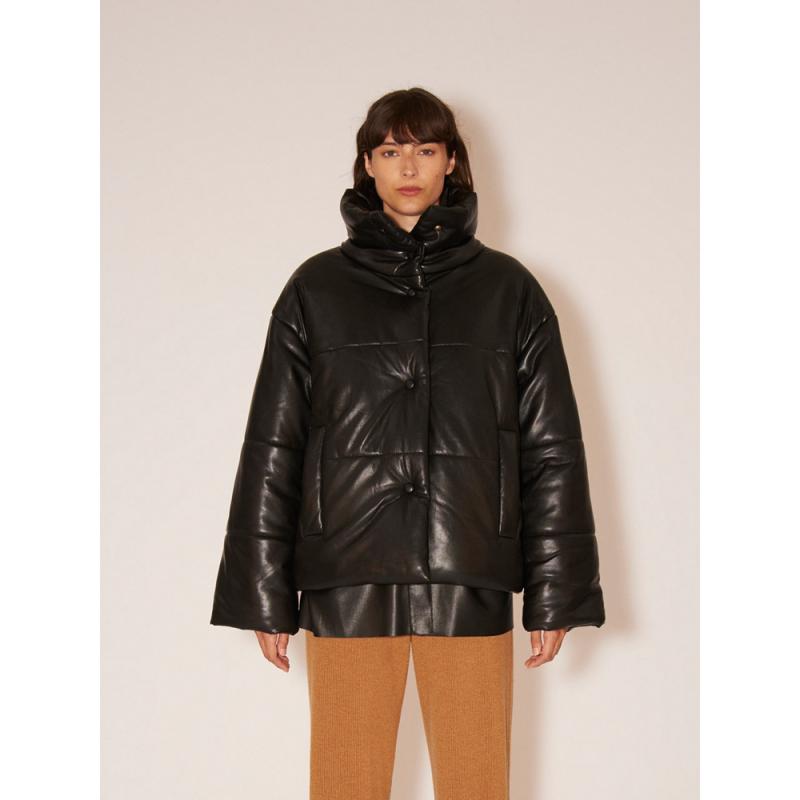 ジャケット レディース 秋冬 アウター 中綿 ゆったり 厚手 防寒 あったか 暖かい 黒 アイボリー ブルー カジュアル スタイル