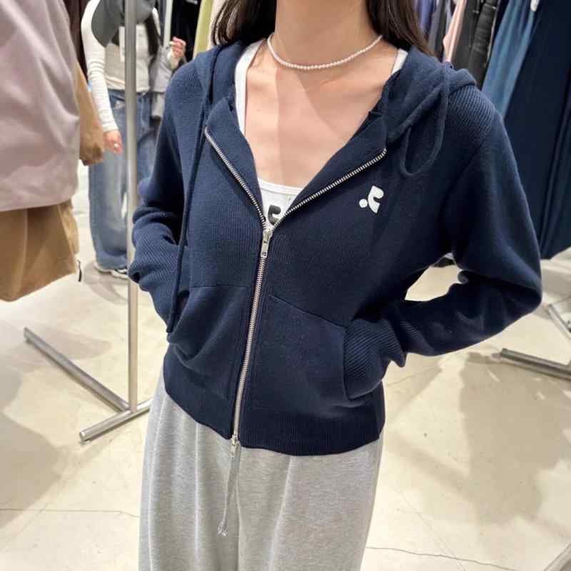 ニット レディース カーディガン ジップアップ パーカー 長袖 ショート丈 婦人服 トップス 羽織り ライトアウター 韓国風 かわいい カジュアル 普段使い デート 旅行 綿 混紡 秋冬 ネイビー パープル ピンク オフホワイト