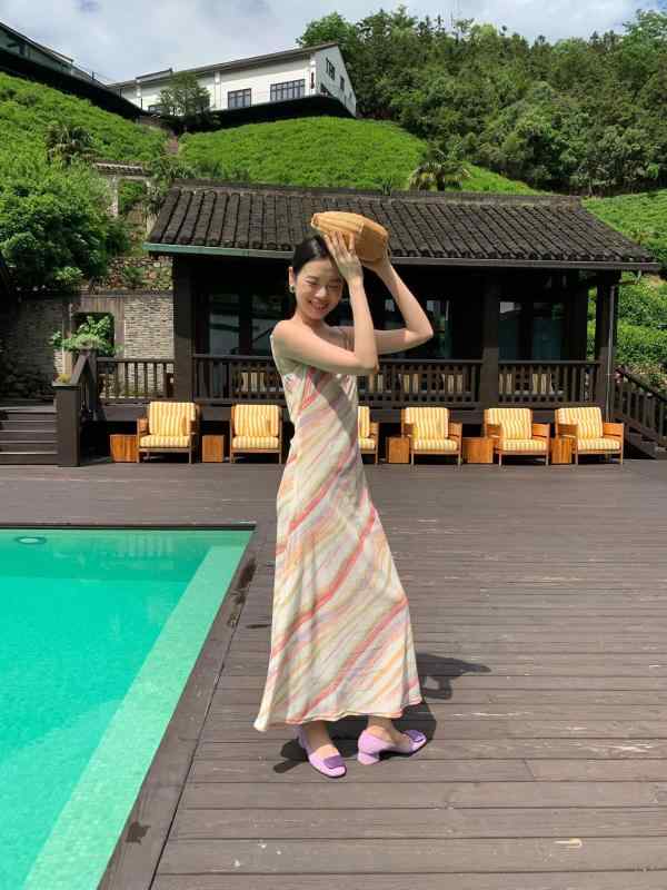 ワンピース レディース 春夏 リゾート風 高腰 スタイルアップ ノースリーブ ストライプ柄 Vネック ポリエステル 橙粉 グリーン