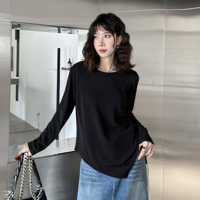 トップス 女性用 長袖 ラウンドネック Tシャツ 秋冬 ゆったり スリム ファッション ドレープ 綿麻 竹節 純色 セットイン 色織 普通丈 黒 白 ストリート ダークスタイル