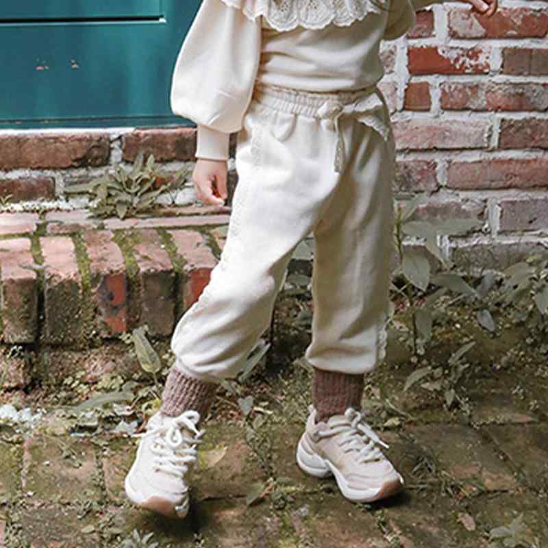 子供服 女の子 スポーツパンツ ストロベリー 韓国風 蝶結び かわいい 裾絞り ジャージパンツ レース フリル 綿 90cm 100cm 110cm 120cm 130cm 140cm 150cm