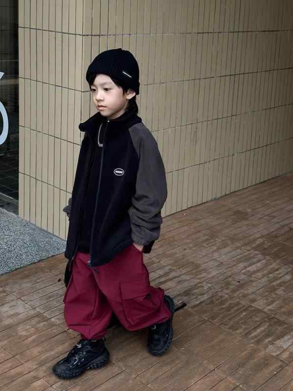 子供服 アウター ジャケット 男女兼用 秋冬 撞色 切り替え フリース 裏起毛 スタンドカラー カジュアル 保温 防寒 普段使い 4,245円