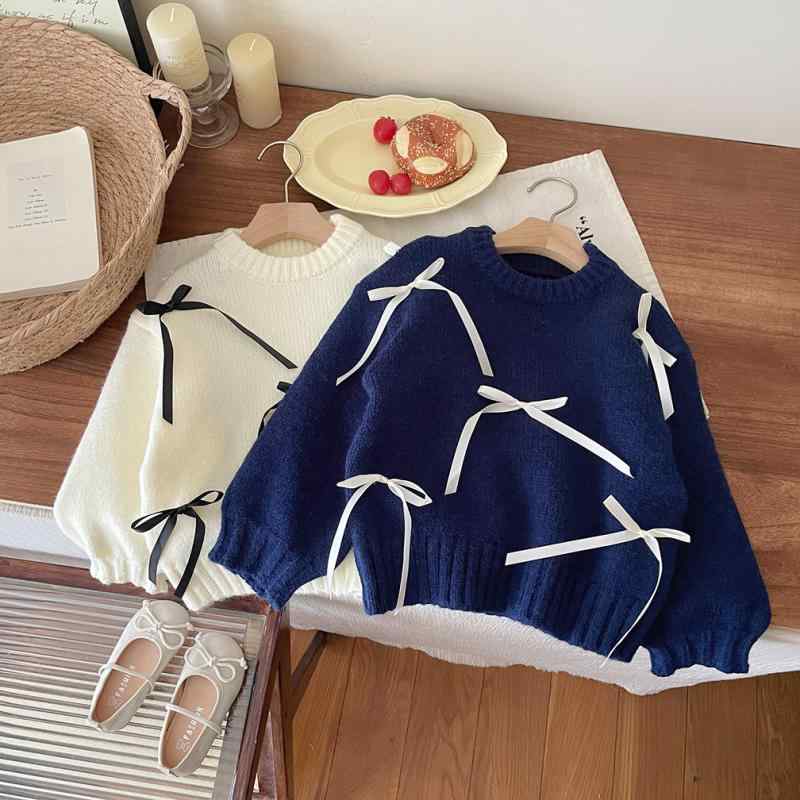 子供服 ニット セーター 女の子 秋冬 ラウンドネック 長袖 厚手 蝶結び かわいい ガーリー おしゃれ ミディアム丈 トップス 普段着 通園 通学 ベージュ系 ネイビー系