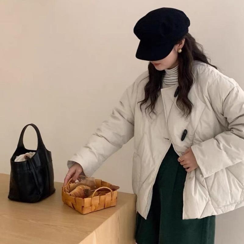 羽絨服 レディース ショート丈 ノーカラー 韓国風 牛角ボタン 90%ホワイトダックダウン ゆったり 厚手 アウター 白色 黒色 茶色 ピンク系