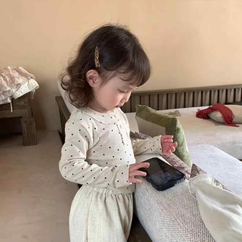 Tシャツ 女の子 ベビー 長袖 トップス 春秋 子供服 水玉模様 カットソー インナー 綿100 普段使い かわいい 80 90 100 110 120