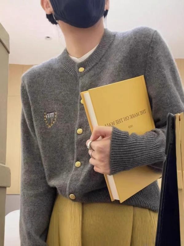 カーディガン レディース 秋冬 ウール100% ニット セーター トップス ショート丈 刺繍 ラウンドネック ゆったり カジュアル 長袖 赤 レッド グレー ベージュ 紺 ネイビー 通勤