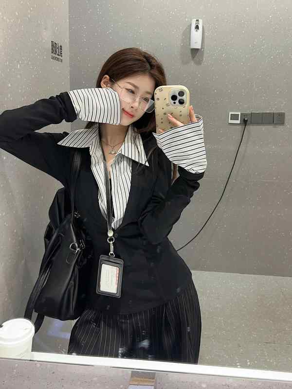 Tシャツ レディース 韓国風 ストライプ 切り替え 配色 長袖 トップス 春 修身 細見え ブラック カットソー