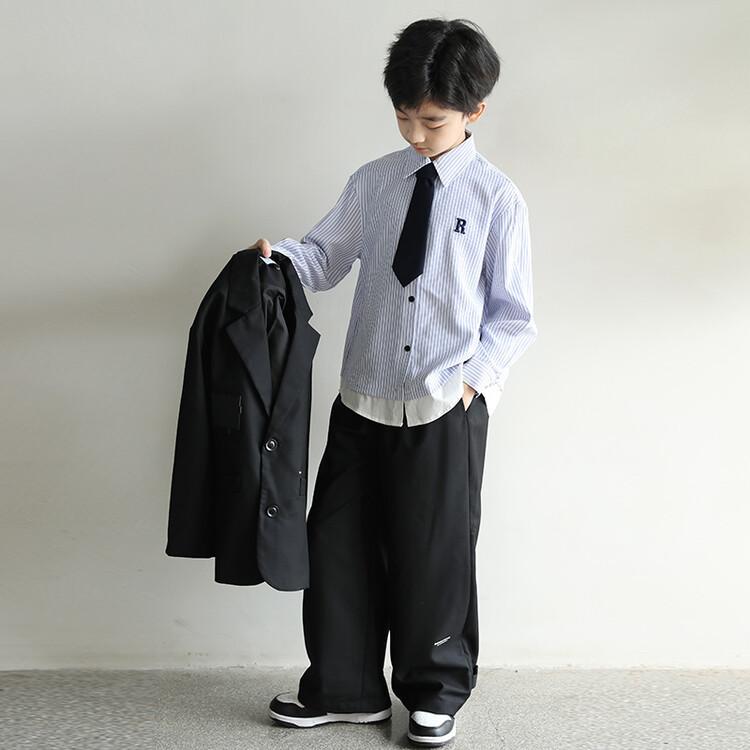 ちびっ子用背広 お坊っちゃん フォーマル 背広 長袖プルオーバー ロングズボン下 上下書き割り 2点書き割り 4点書き割り ボーイズ 上衣 ズボン 縞模様柄 ゆったり 普段着 告げ知らせる会 掻き鳴らす会 はいり込む式 卒式 120珊 130珊 140珊 150珊 160c