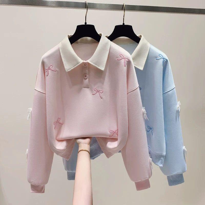 スウェット レディース 春 トップス 長袖 POLO襟 トレーナー プルオーバー ゆったり かわいい 3D 立体 蝶々 結び 刺繍 刺しゅう 柔らかい ポリエステル フェミニン ピンク系 ブルー系