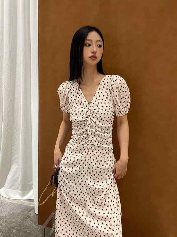 ワンピース レディース 春夏 半袖 Vネック 花柄 プリーツ 通勤 かわいい 公主裙 ブラック レッド 粘・屬??