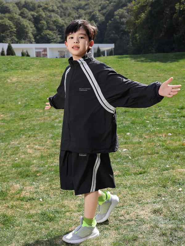 子供服男の子用UVカットスポーツウェアセットアップ：長袖ラッシュガード＆ハーフパンツ、ポリエステル製、通気速乾、普段使い、春夏秋