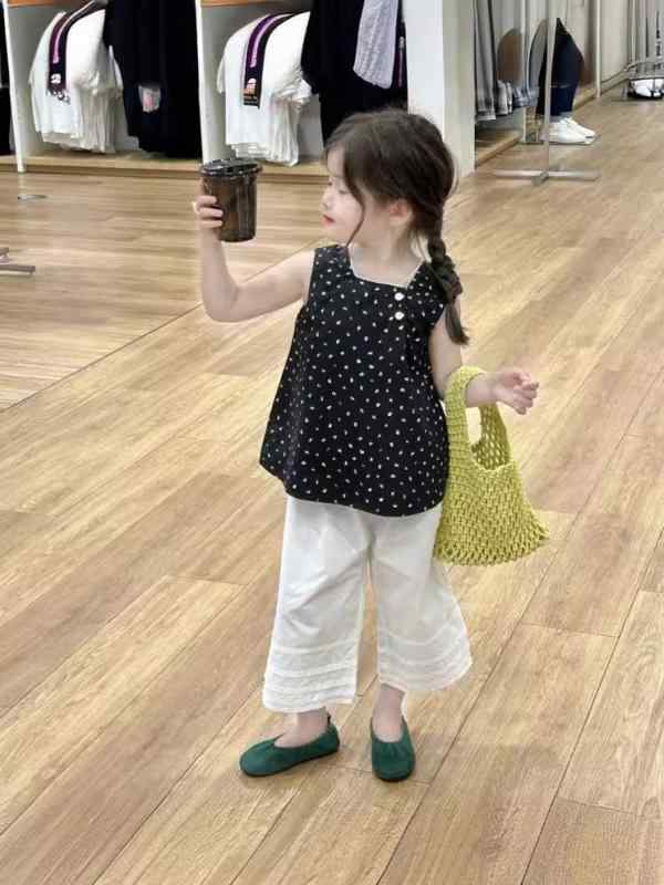 シャツ 女の子 夏服 子供用 ノースリーブ 花柄 ブラウス 白 パンツ 9分丈 綿100% ガールズ トップス ボトムス かわいい おしゃれ 普段着